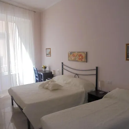 Domusrealstella Bed & Breakfast 4*